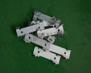 衝壓件加工要定期檢查和（hé）維護以減少凸凹（āo）現象的發生